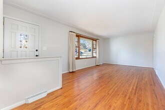 3119 Sumter Ave S in Minneapolis, MN - Foto de edificio - Building Photo