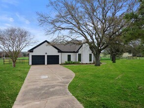 32826 Rogers Rd in Fulshear, TX - Building Photo - Building Photo