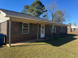 282 Denise St in Monroeville, AL - Building Photo