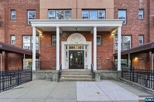 2520 John F. Kennedy Blvd, Unit 2C in Jersey City, NJ - Building Photo