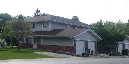 West Milwaukee Apartments, Inc. in Milwaukee, WI - Foto de edificio - Building Photo