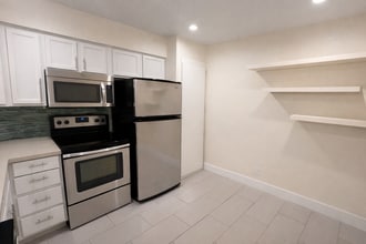 4777 Cedar Springs Rd, Unit 8D in Dallas, TX - Building Photo - Building Photo