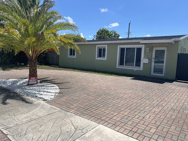 1400 N 70th Way, Unit House