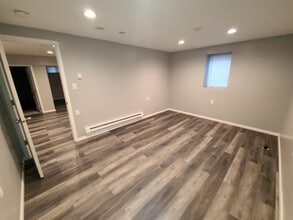 8232 Noble Ave N in Minneapolis, MN - Foto de edificio - Building Photo