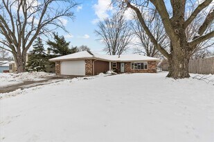 1328 Timberline Dr in Joliet, IL - Building Photo