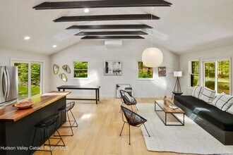 13 Arnold Dr in Woodstock, NY - Building Photo - Building Photo