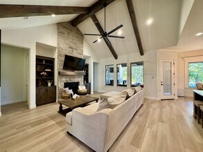 412 Lake Arbor Dr in Weatherford, TX - Building Photo - Building Photo