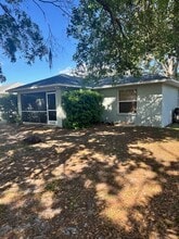 4675 Breezy Pines Blvd in Sarasota, FL - Foto de edificio - Building Photo