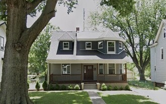 404 E Maywood Ave in Peoria, IL - Building Photo