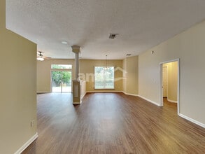 2559 Coachman Lakes Dr in Jacksonville, FL - Foto de edificio - Building Photo