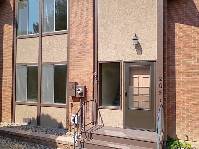 property at 636 Horizon Dr