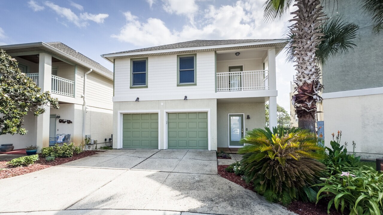 218 Bonita Cir in Panama City, FL - Building Photo