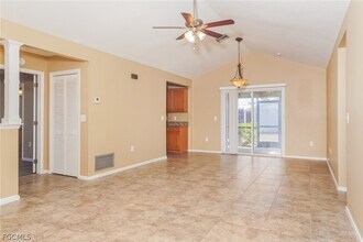 7436 Sunnybrook Blvd in Englewood, FL - Building Photo - Building Photo