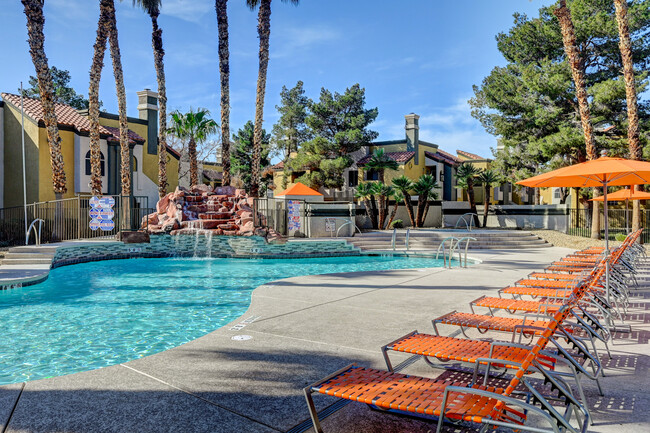 Desert Vistas Apartments in Las Vegas, NV - Building Photo - Building Photo