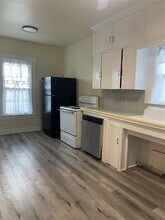 4457 County Rd 537 in Alvin, TX - Foto de edificio - Building Photo