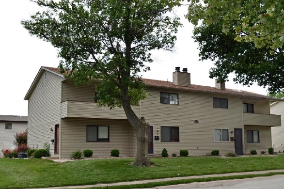 821 N Cherry St in O'Fallon, IL - Building Photo