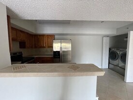 5560 NW 61st St in Coconut Creek, FL - Building Photo