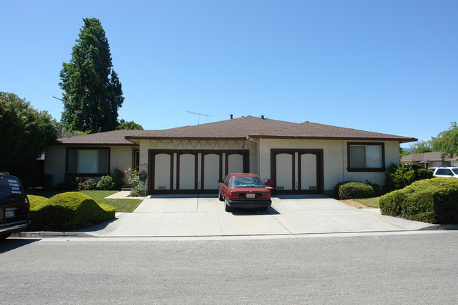 952 Zarick Dr in San Jose, CA - Foto de edificio - Building Photo