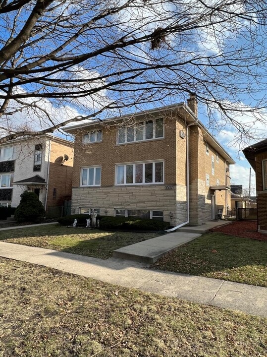 9533 Schiller Blvd, Unit 1 in Franklin Park, IL - Building Photo