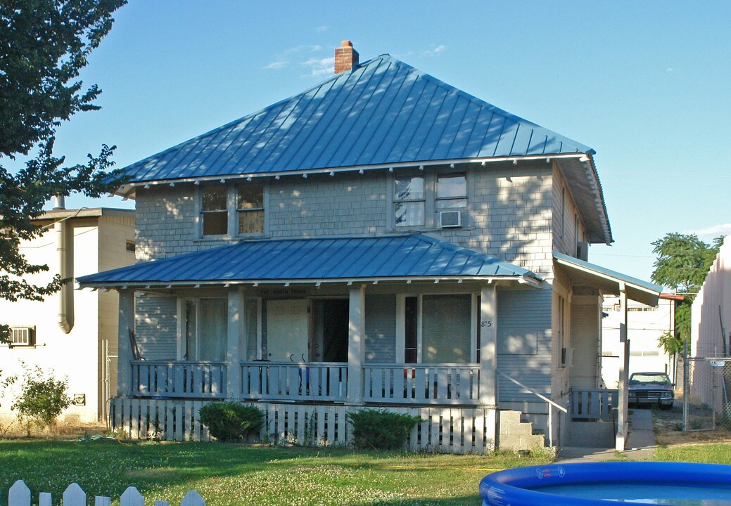 814 N Front St in Yakima, WA - Building Photo