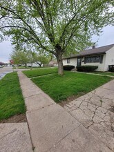 607 Flintridge Dr in Fairborn, OH - Building Photo - Building Photo