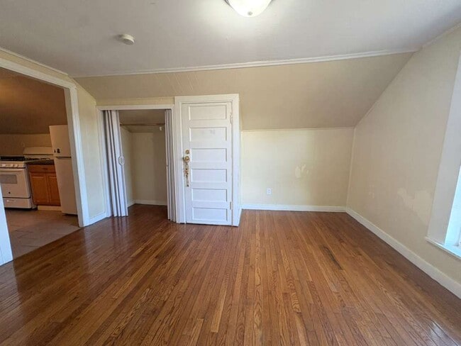 276 Clinton Ave, Unit 3 in New Haven, CT - Building Photo - Building Photo