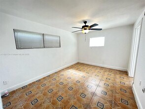 1919 Thomas St in Hollywood, FL - Building Photo - Building Photo