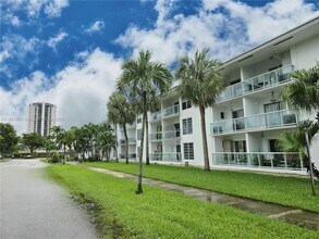 1600 NE 114th St in Miami, FL - Building Photo - Building Photo