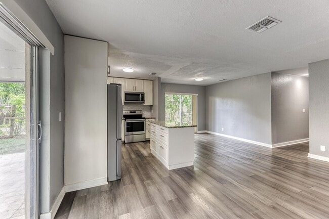 7971 NW 35th Ct in Coral Springs, FL - Foto de edificio - Building Photo