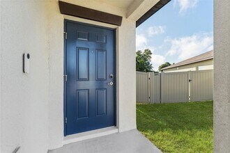 5454 Blue Azure Dr in Wimauma, FL - Building Photo - Building Photo