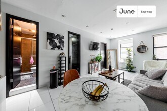 320 Manhattan Ave in New York, NY - Foto de edificio - Building Photo