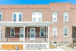 8 W 8th St in Marcus Hook, PA - Building Photo