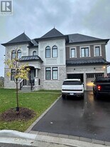 14 Mountain Vis Ct in Vaughan, ON - Building Photo