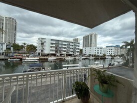 3601 NE 170th St in Aventura, FL - Building Photo