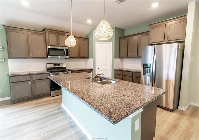 6375 Darlington Ave in College Station, TX - Foto de edificio - Building Photo