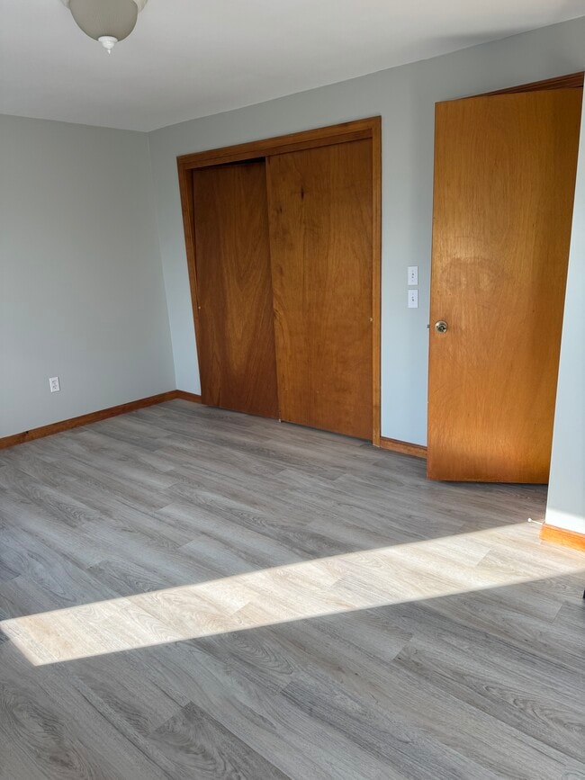 410 Farmington Ave in New Britain, CT - Foto de edificio - Building Photo