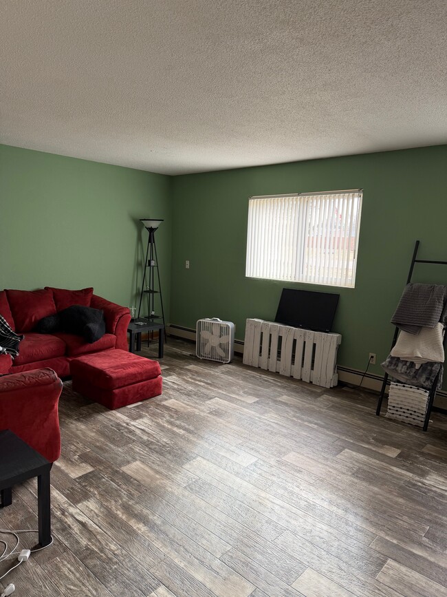 421 5th St NW, Unit 2 in Aitkin, MN - Foto de edificio - Building Photo