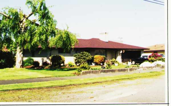 738 3rd St NW in Puyallup, WA - Building Photo