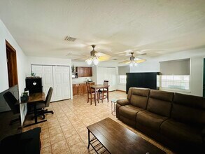 1133 Glenwood Rd, Unit A in DeLand, FL - Building Photo - Building Photo