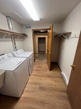 1115 Skyline Dr in Marshall, MN - Foto de edificio - Building Photo