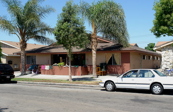 1905 E Grove Ave in Orange, CA - Building Photo - Building Photo