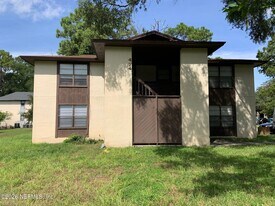 453 Bentwood Ln in Orange Park, FL - Building Photo