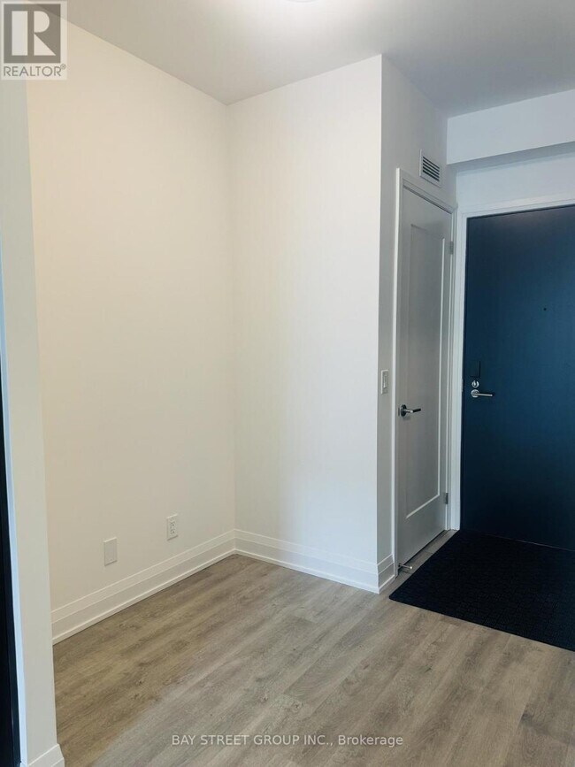 65 Broadway Ave in Toronto, ON - Building Photo - Building Photo