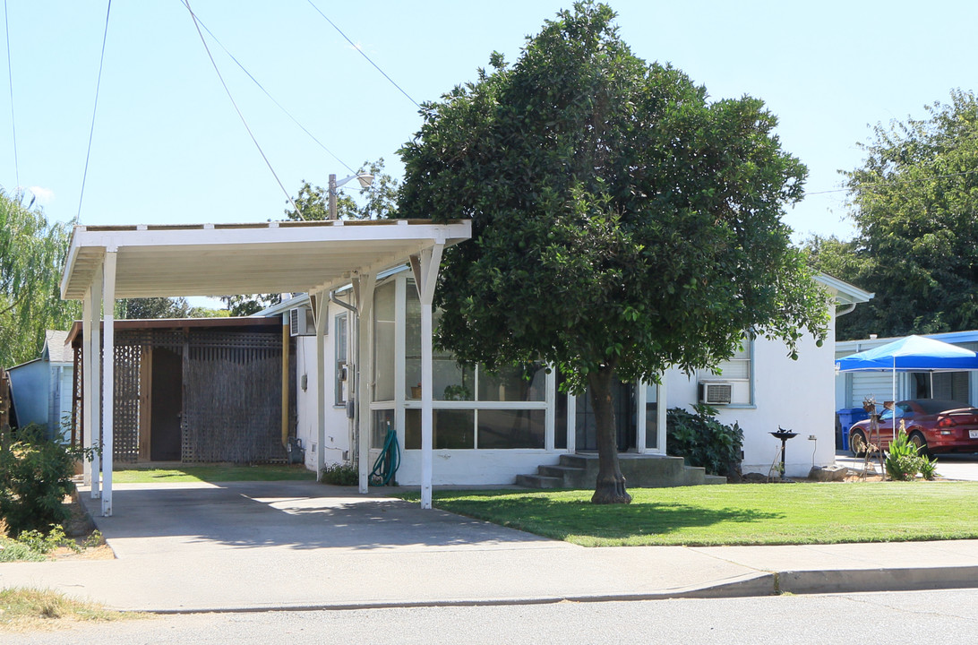 1054 Angelus St in Turlock, CA - Building Photo