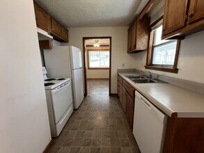 1000 Linda Ln in Springfield, TN - Building Photo - Building Photo