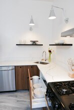 2100 E Broad St, Unit Apt 1 in Richmond, VA - Building Photo - Building Photo