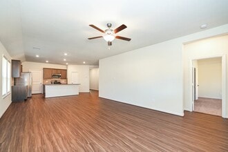 1022 Schooner St in Crosby, TX - Building Photo - Building Photo