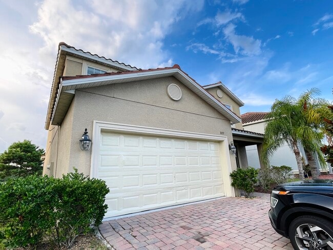 property at 2037 Lakeside Ave