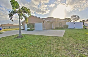 510 Skyline Blvd in Cape Coral, FL - Building Photo - Building Photo