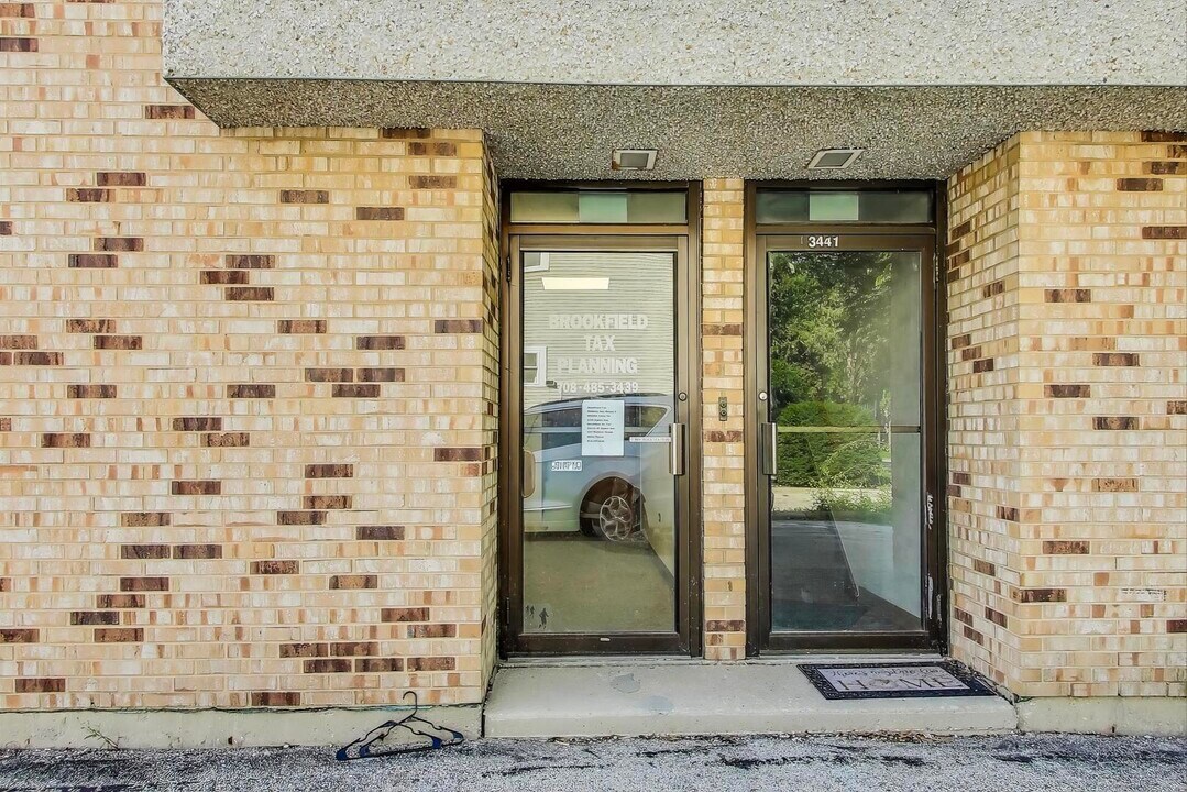 3439 Grand Ave in Brookfield, IL - Building Photo